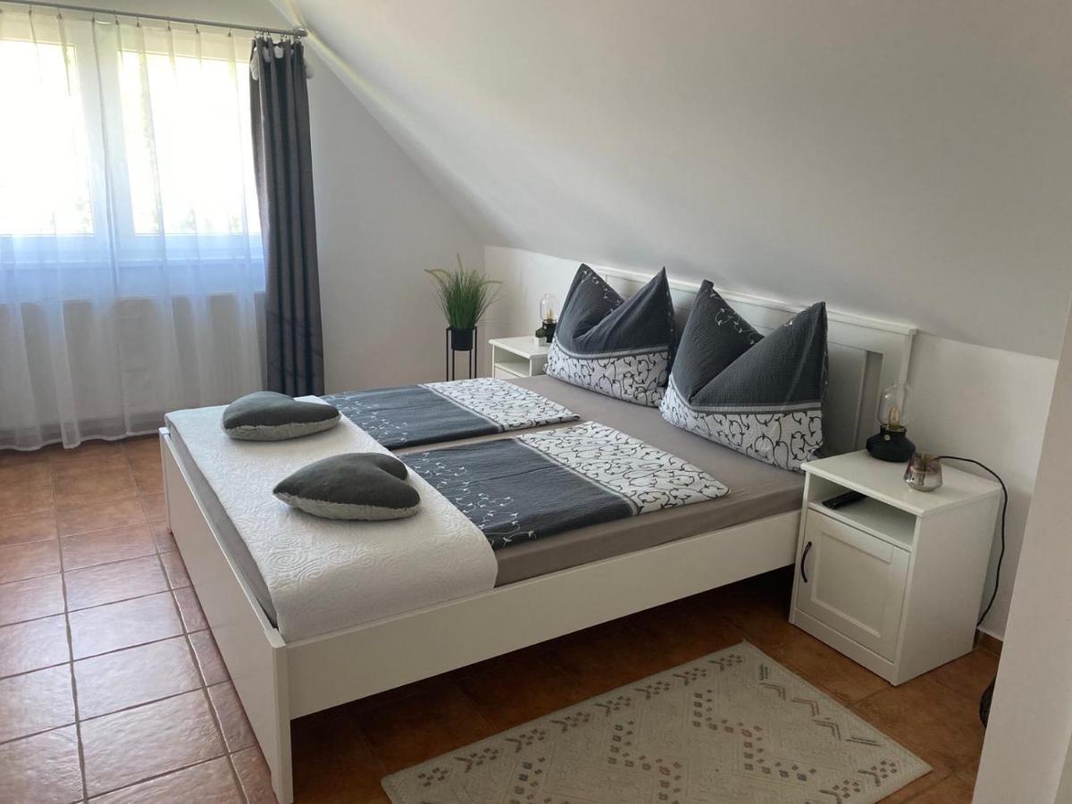 Munkacsy Apartmanok Balatonfenyves Exterior foto
