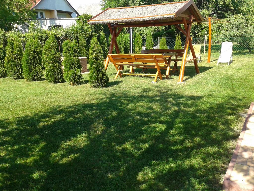 Munkacsy Apartmanok Balatonfenyves Exterior foto